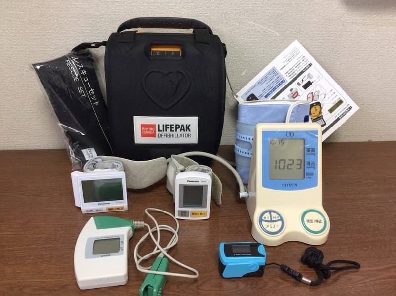 六泉寺歯科 AED・生体モニター